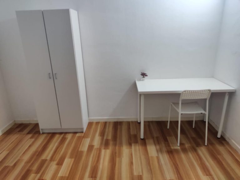 habitacion1-alquiler-habitaciones-reus-2